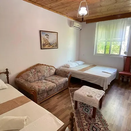 Bazzar * Gjirokastër